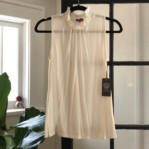 Vince Camuto white top Size XS